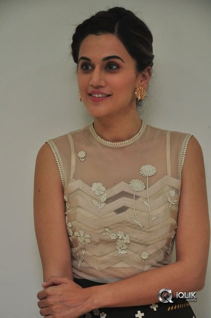 Taapsee-At-Anando-Brahma-Movie-Trailer-Launch